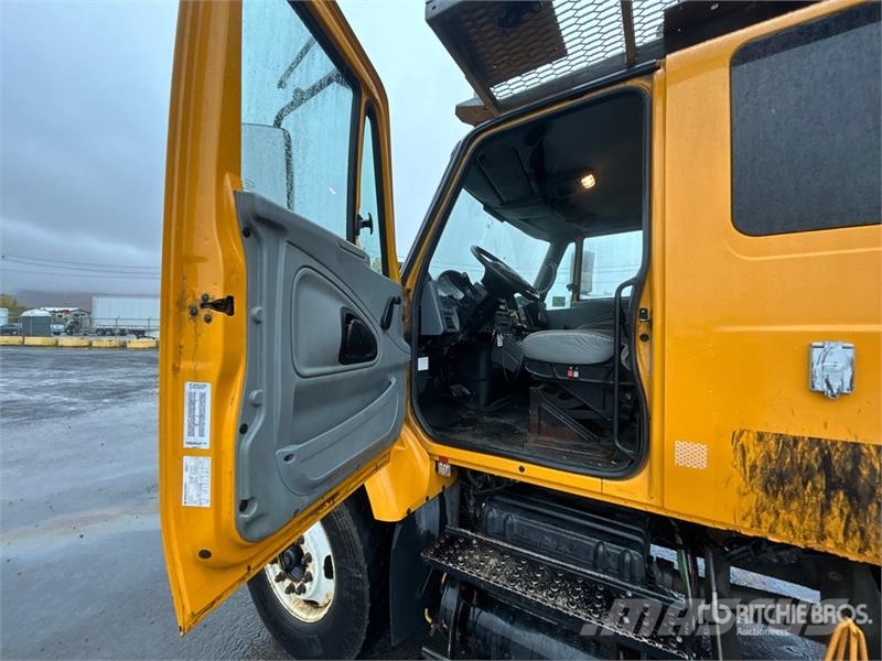 International Posi-Plus 400-46-P 46 ft on  International 7400 6x Truck mounted aerial platforms