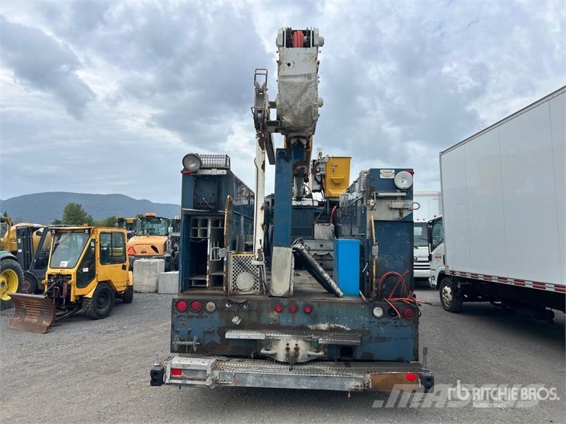 International Posi-Plus 500-50-RU 50 ft on  International 4400 6 Platforme aeriene montate pe camion