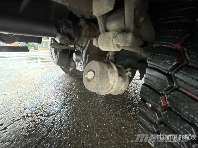 International Posi-Plus 400-46-P 46 ft on  International 7400 6x Truck mounted aerial platforms