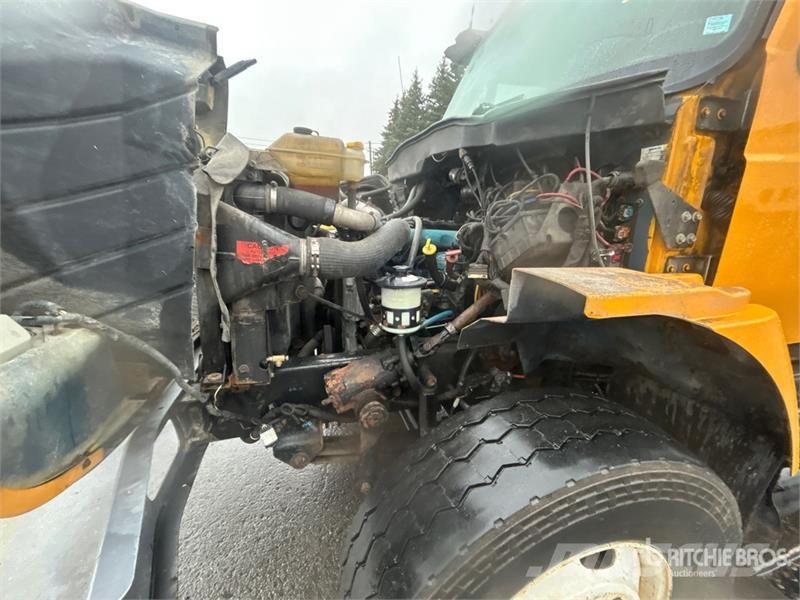 International Posi-Plus 400-46-P 46 ft on  International 7400 6x Truck mounted aerial platforms