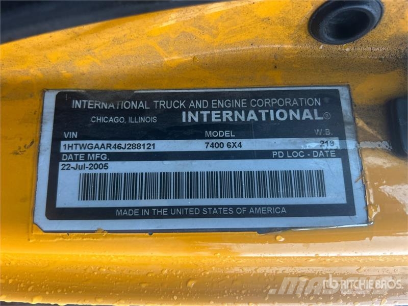 International Posi-Plus 400-46-P 46 ft on  International 7400 6x Truck mounted aerial platforms