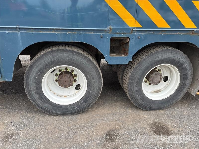 International Posi-Plus 400-46-R 46 ft on International 7400 SB Pacēlāji uz automašīnas bāzes