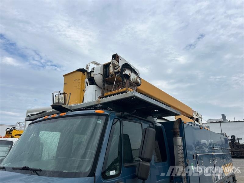 International Posi-Plus 500-50-RU 50 ft on  International 4400 6 Platforme aeriene montate pe camion