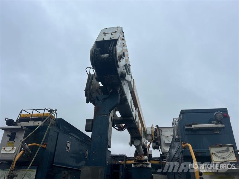 International Posi-Plus 400-46-P 46 ft on  International 7400 6x Truck mounted aerial platforms