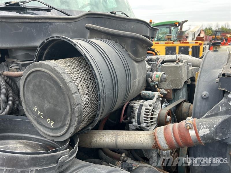 International Posi-Plus 500-50-RU 50 ft on  International 4400 6 Platforme aeriene montate pe camion