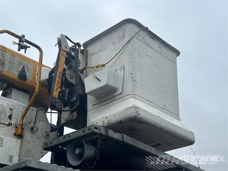 International Posi-Plus 400-46-P 46 ft on  International 7400 6x Truck mounted aerial platforms