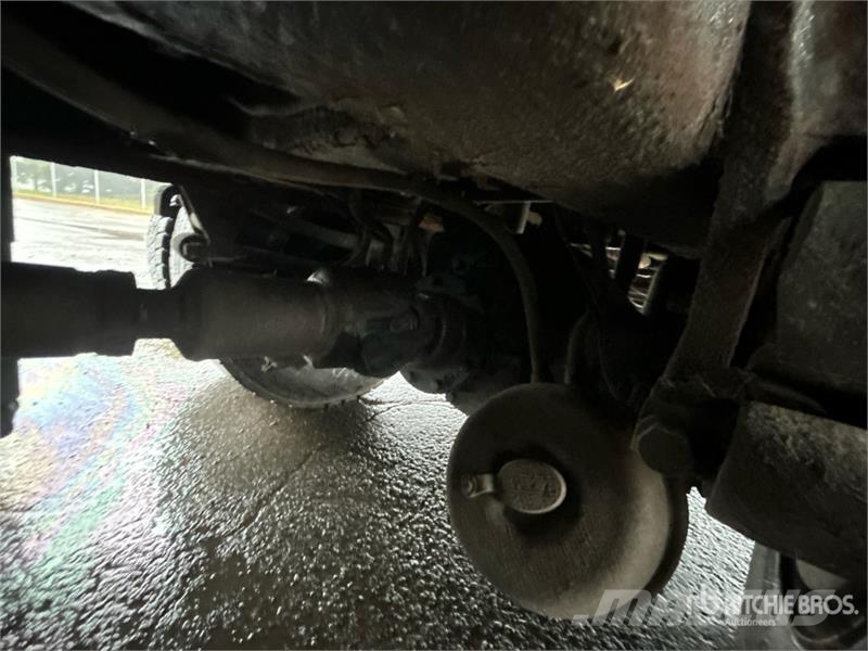 International Posi-Plus 400-46-P 46 ft on  International 7400 6x Truck mounted aerial platforms