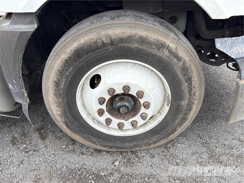 International Prostar 6x4 T/A Day Cab Truck Tractor Тягачі