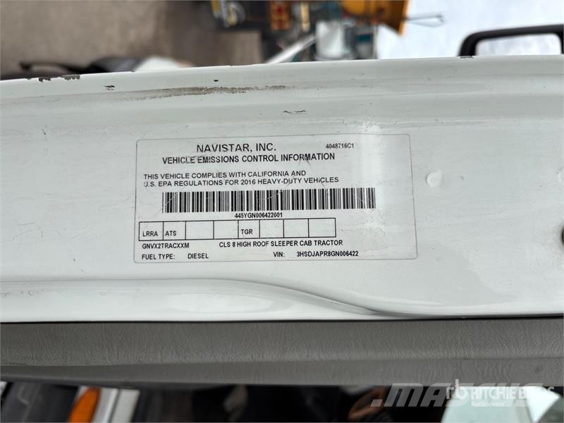 International ProStar+ 122 6x4 T/A Sleeper Truck Tractor Cabezas tractoras