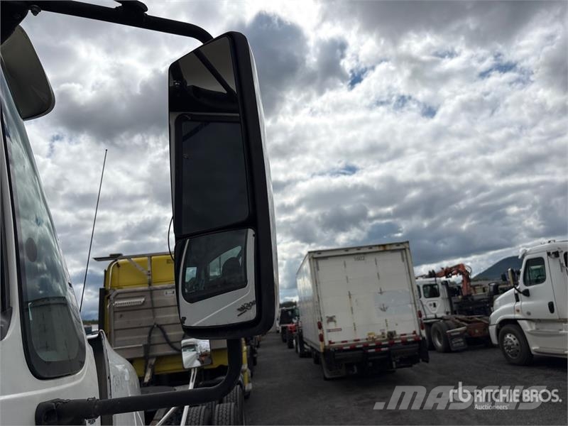 International Prostar 6x4 T/A Day Cab Truck Tractor Тягачі