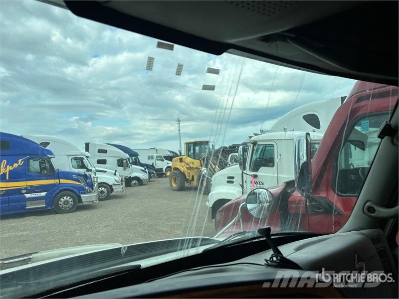 International ProStar 6x4 T/A Sleeper Truck Tractor (Inoperable) Nyergesvontatók