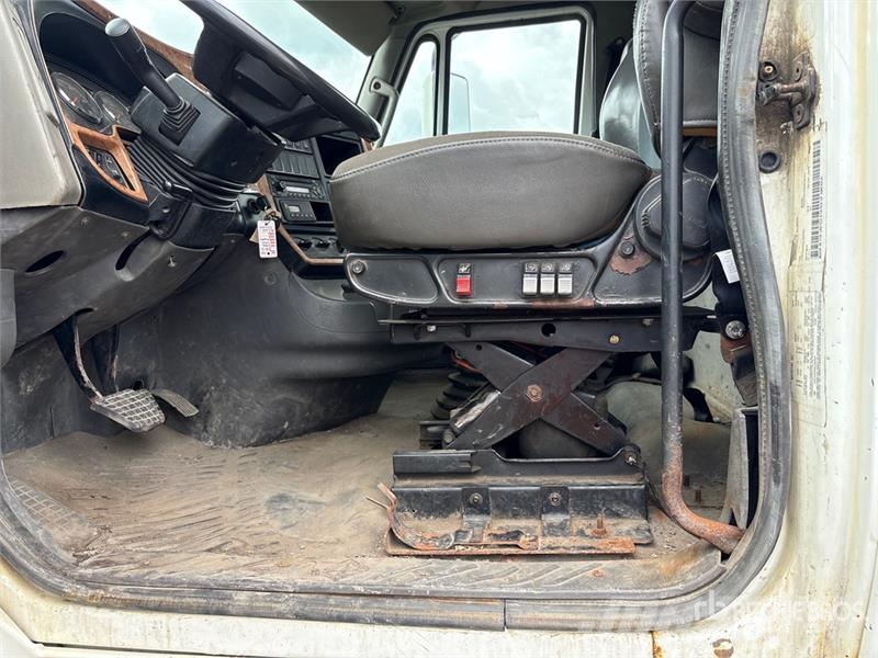 International Prostar 6x4 T/A Day Cab Truck Tractor Тягачі