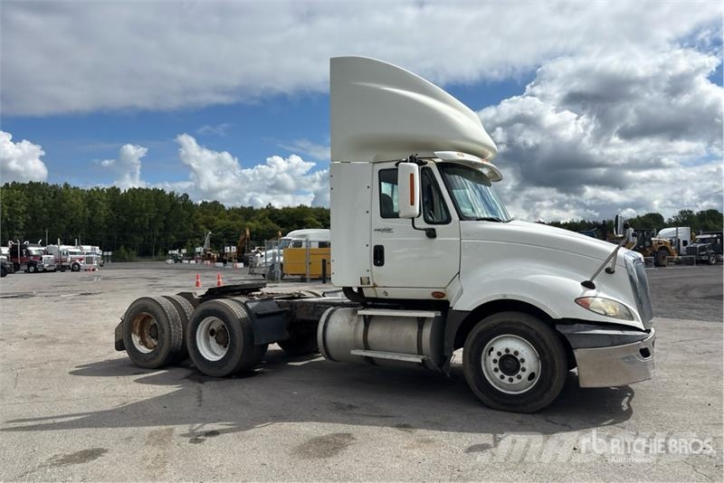 International Prostar 6x4 T/A Day Cab Truck Tractor Тягачі