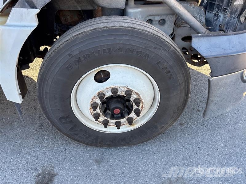 International ProStar 6x4 T/A Day Cab Truck Tractor Trekkvogner