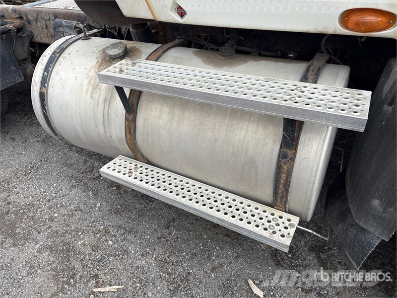 International Prostar 6x4 T/A Day Cab Truck Tractor Тягачі