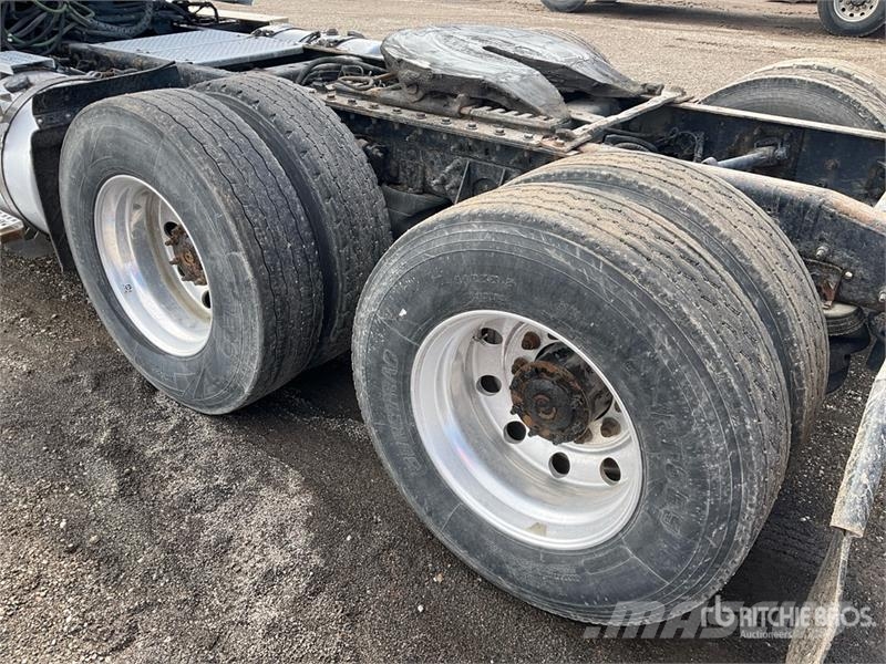 International Prostar+ 122 6x4 T/A Day Cab Truck Tractor Çekiciler