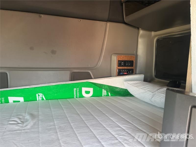 International ProStar 6x4 T/A Sleeper Truck Tractor Trekkvogner