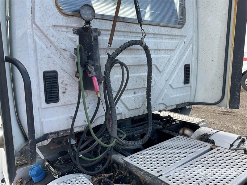 International Prostar+ 122 6x4 T/A Day Cab Truck Tractor Çekiciler