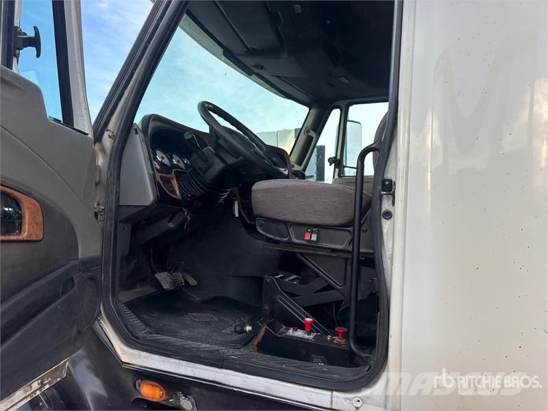 International ProStar+ 6x4 T/A Sleeper Truck Tractor Седельные тягачи