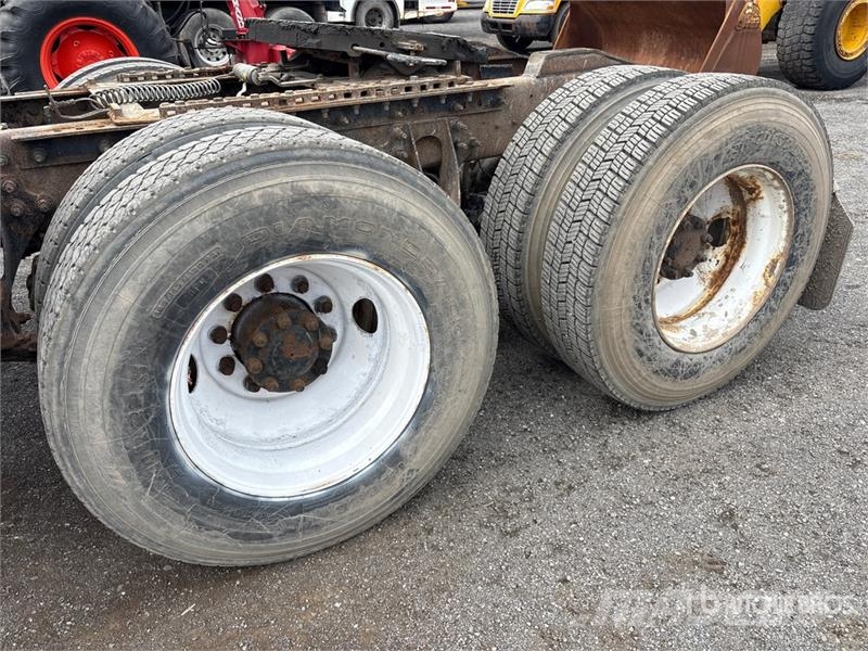 International Prostar 6x4 T/A Day Cab Truck Tractor Тягачі