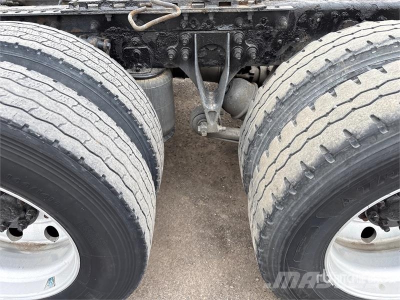 International ProStar+ 122 6x4 T/A Sleeper Truck Tractor Cabezas tractoras
