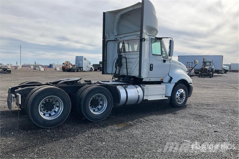 International Prostar+ 122 6x4 T/A Day Cab Truck Tractor Çekiciler