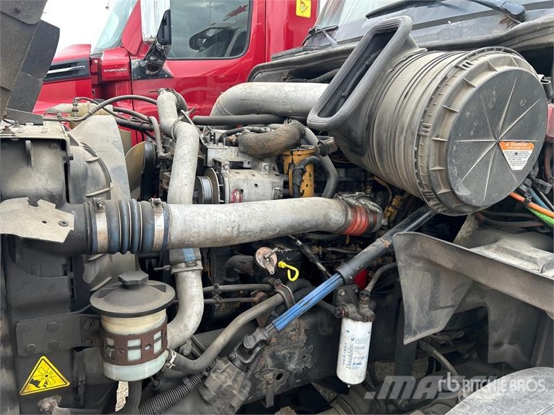 International ProStar 6x4 T/A Sleeper Truck Tractor (Inoperable) Nyergesvontatók