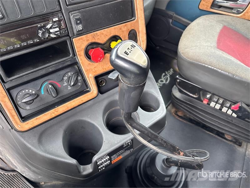 International ProStar+ 122 6x4 T/A Sleeper Truck Tractor Cabezas tractoras