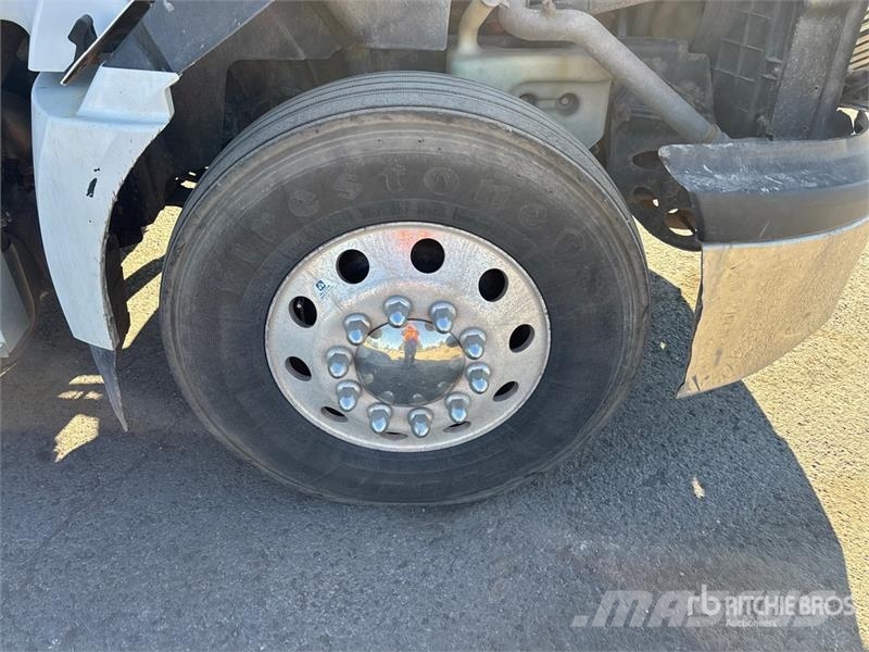 International Prostar 6x4 T/A Sleeper Truck Tractor وحدات الجر