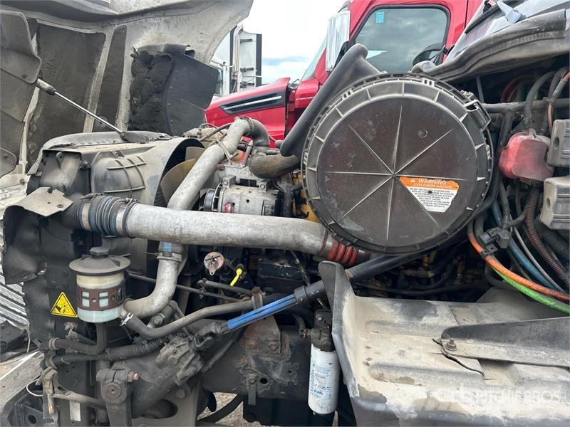 International ProStar 6x4 T/A Sleeper Truck Tractor (Inoperable) Nyergesvontatók