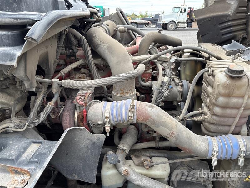 International ProStar+ 122 6x4 T/A Sleeper Truck Tractor Cabezas tractoras