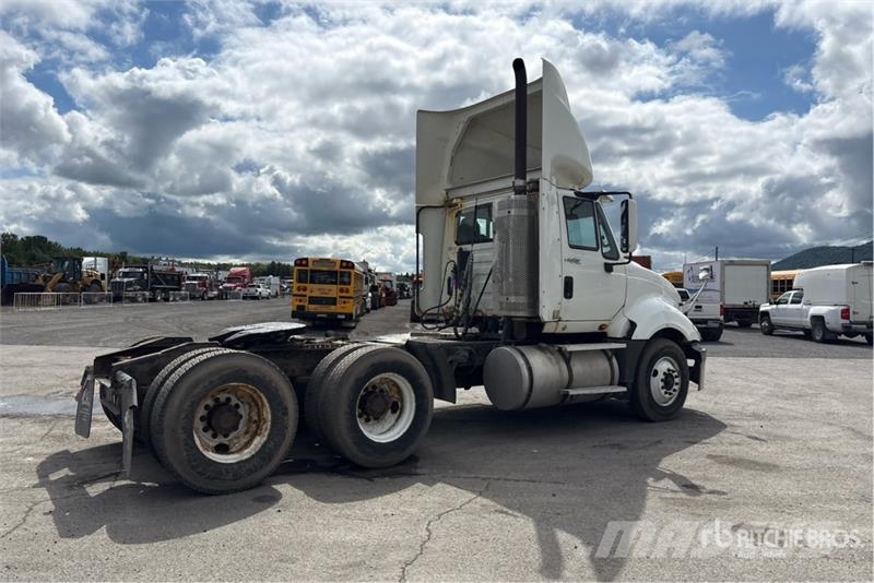International Prostar 6x4 T/A Day Cab Truck Tractor Тягачі