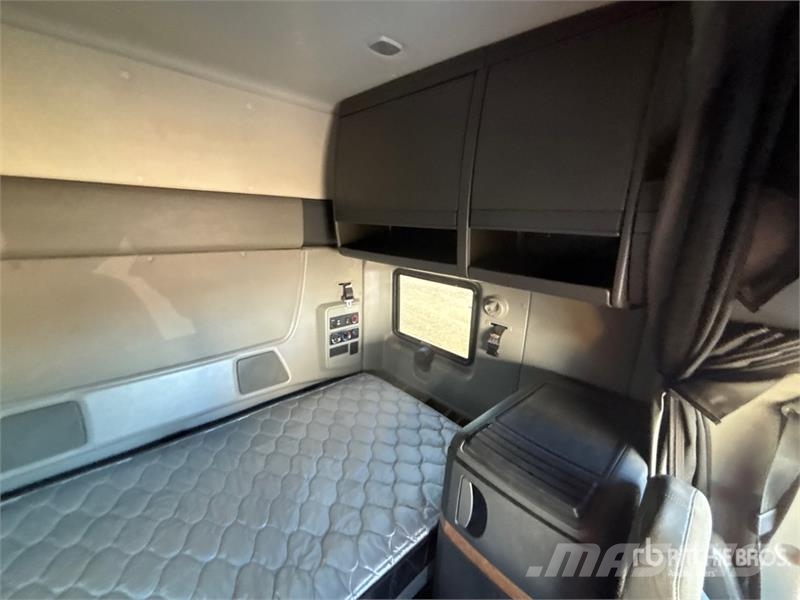 International Prostar 6x4 T/A Sleeper Truck Tractor وحدات الجر