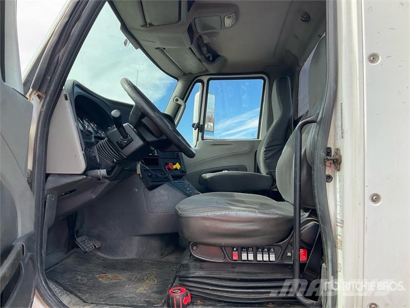 International Prostar+ 122 6x4 T/A Day Cab Truck Tractor Çekiciler