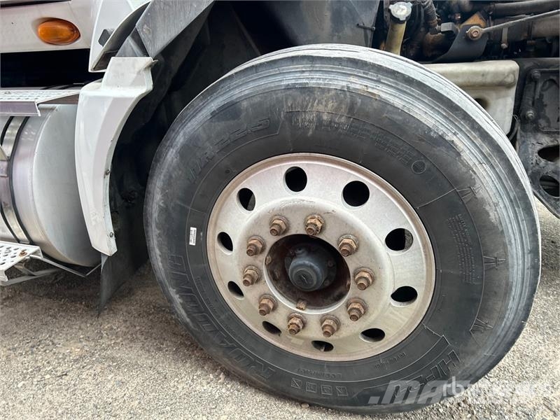 International ProStar 6x4 T/A Sleeper Truck Tractor (Inoperable) Nyergesvontatók