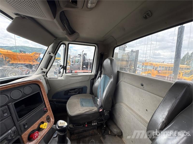 International Prostar 6x4 T/A Day Cab Truck Tractor Тягачі