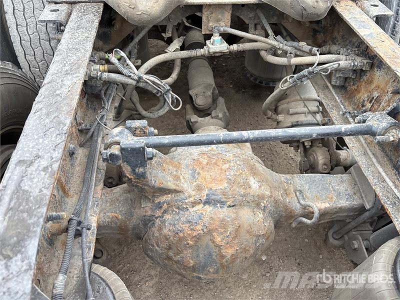 International ProStar+ 122 6x4 T/A Sleeper Truck Tractor Cabezas tractoras