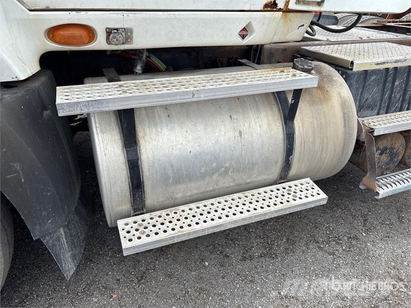 International Prostar 6x4 T/A Day Cab Truck Tractor Тягачі
