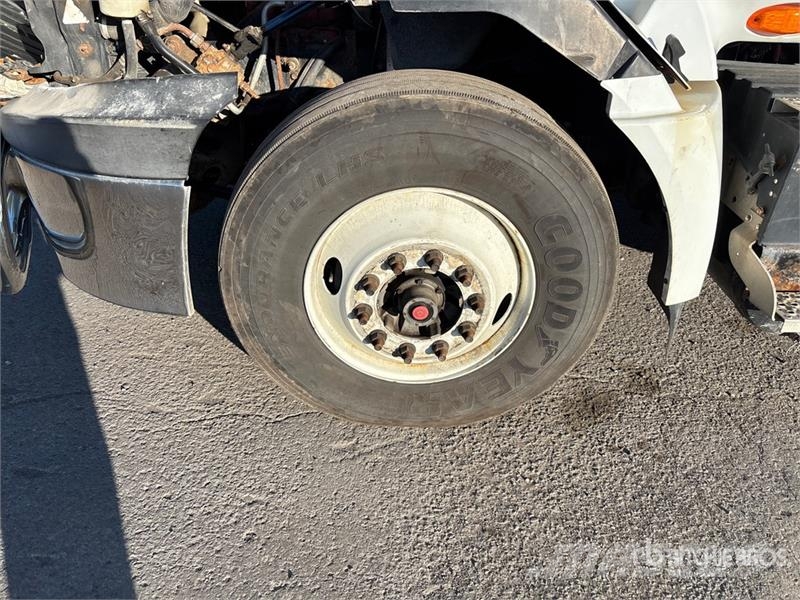 International ProStar 6x4 T/A Day Cab Truck Tractor Trekkvogner