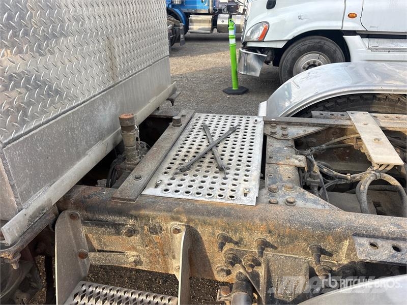 International ProStar+ 6x4 T/A Sleeper Truck Tractor Седельные тягачи