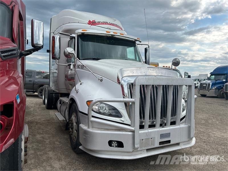 International ProStar 6x4 T/A Sleeper Truck Tractor (Inoperable) Nyergesvontatók