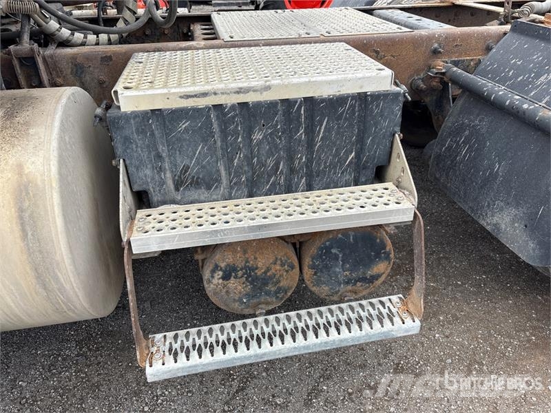 International Prostar 6x4 T/A Day Cab Truck Tractor Тягачі