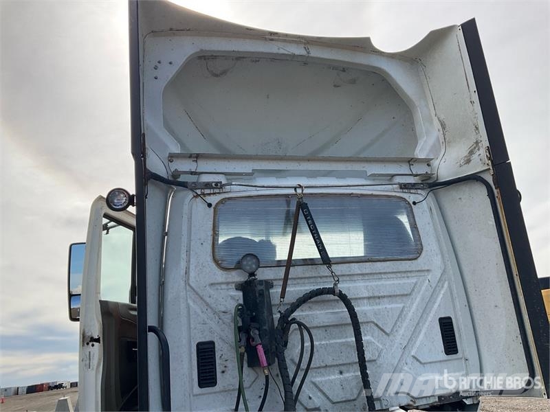 International Prostar+ 122 6x4 T/A Day Cab Truck Tractor Çekiciler