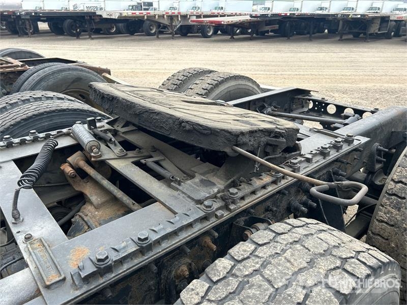International ProStar 6x4 T/A Sleeper Truck Tractor (Inoperable) Nyergesvontatók