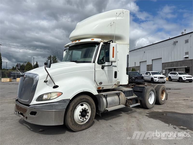 International Prostar 6x4 T/A Day Cab Truck Tractor Тягачі