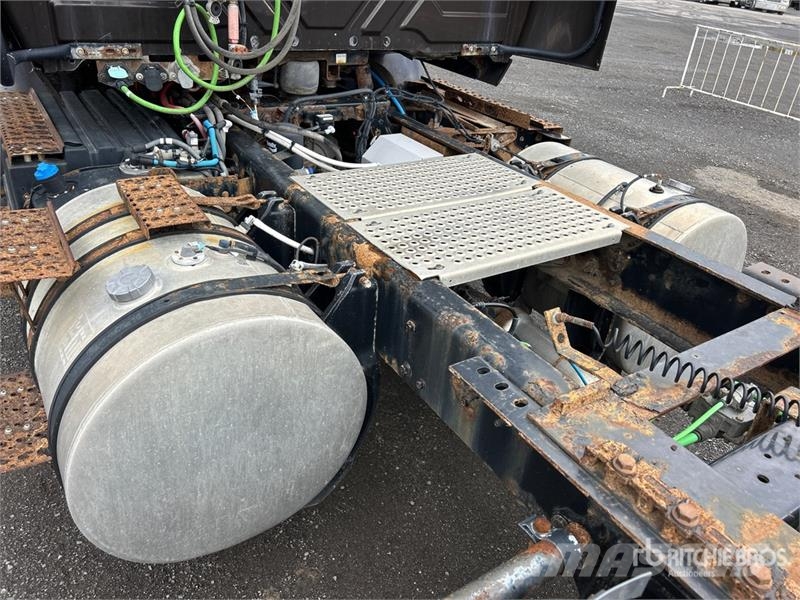 International RH613 4x2 S/A Day Cab Truck Tractor وحدات الجر