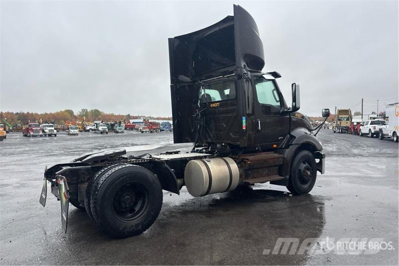 International RH613 4x2 S/A Day Cab Truck Tractor Ciągniki siodłowe
