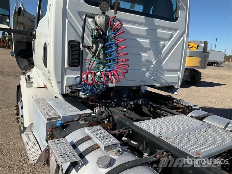 International RH613 4x2 S/A Day Cab Truck Tractor Trækkere