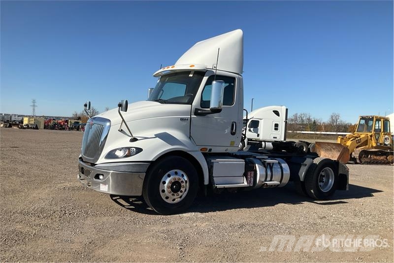 International RH613 4x2 S/A Day Cab Truck Tractor Trækkere