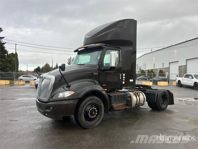 International RH613 4x2 S/A Day Cab Truck Tractor وحدات الجر